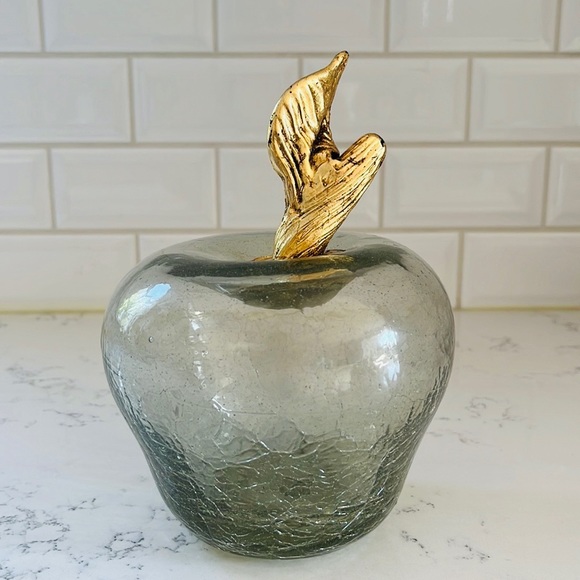 Medium Clear Glass Apple Figurine - Picture 4 of 16